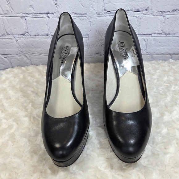 Michael Kors Black Leather Heels - Picture 2 of 9
